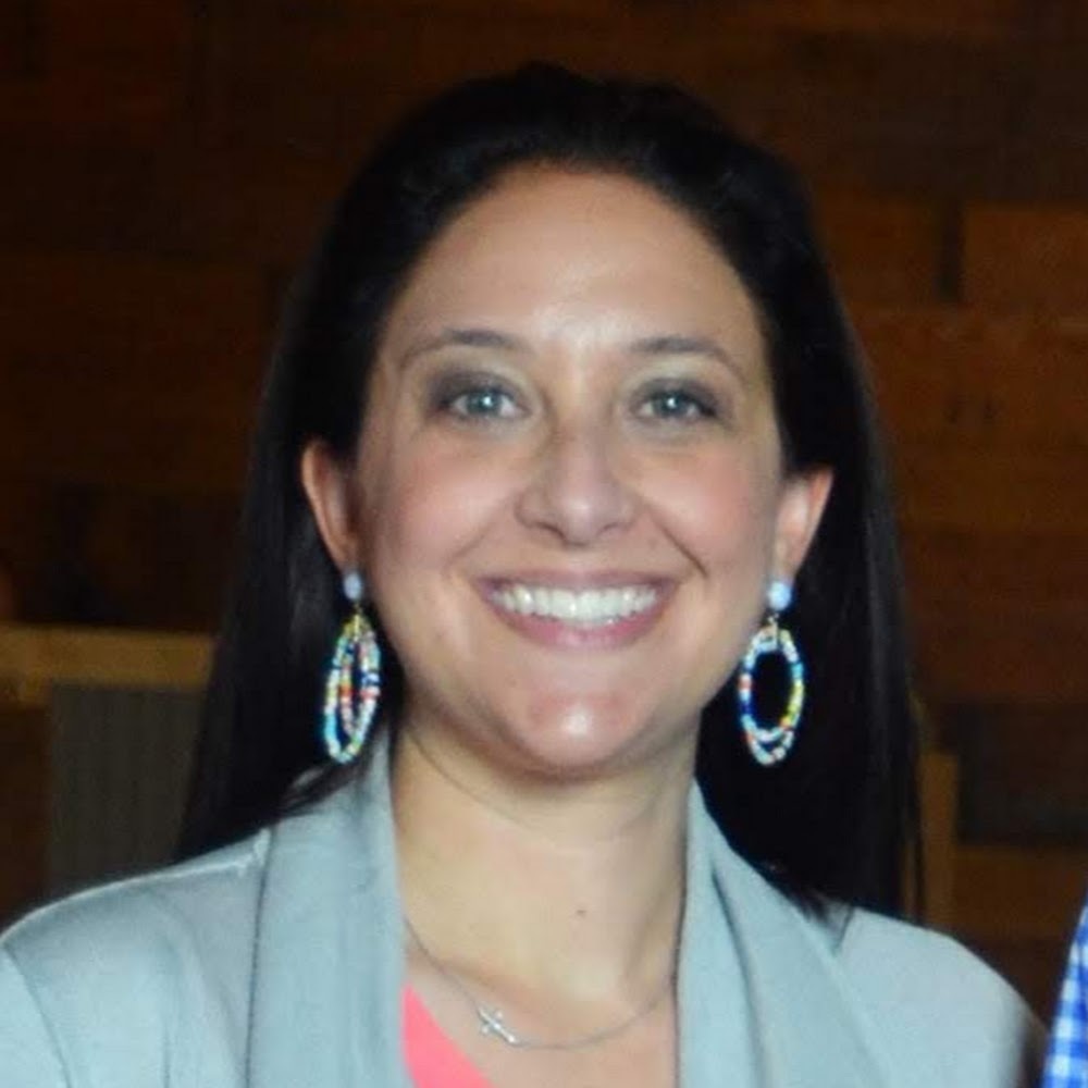 Meet your Posher, Elaine